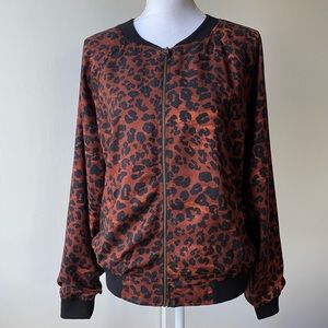 Beach Lunch Lounge Leopard Print Jacket Size Medium Full Zip Brown Womens Lined